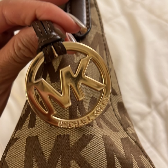 Michael Kors Small Shoulder Bag - Picture 4 of 11